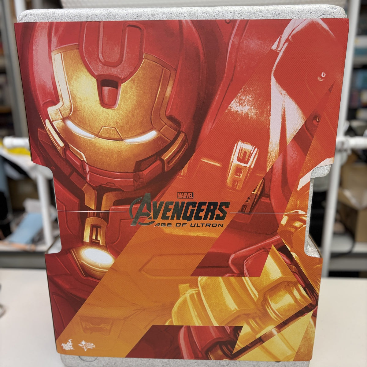Hot Toys Hulkbuster 1/6 Scale Figure MMS285 Avengers Age of Ultron