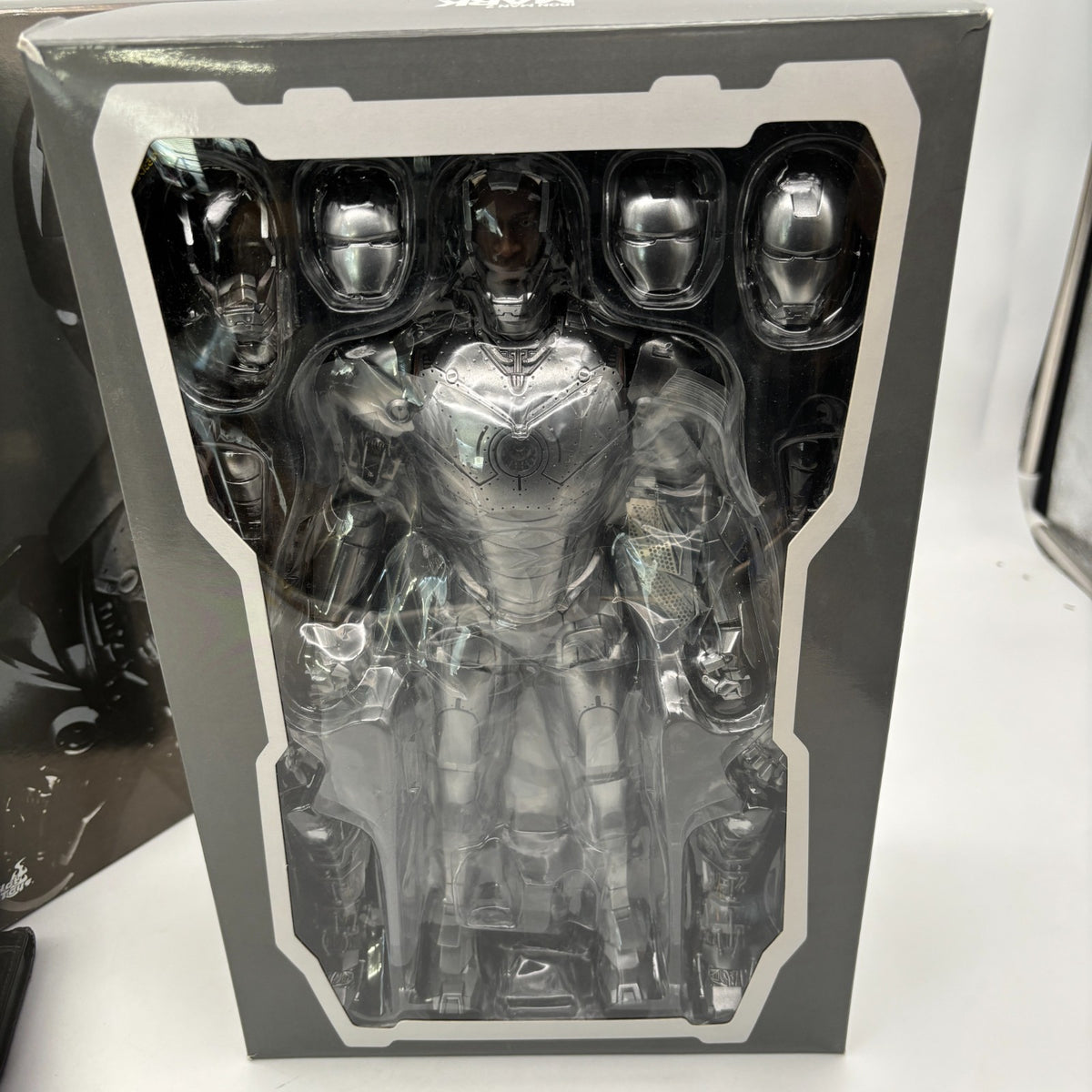 Iron Man 2 Mark II Armor Unleashed Ver. 1/6 Figure MMS150 Hot Toys