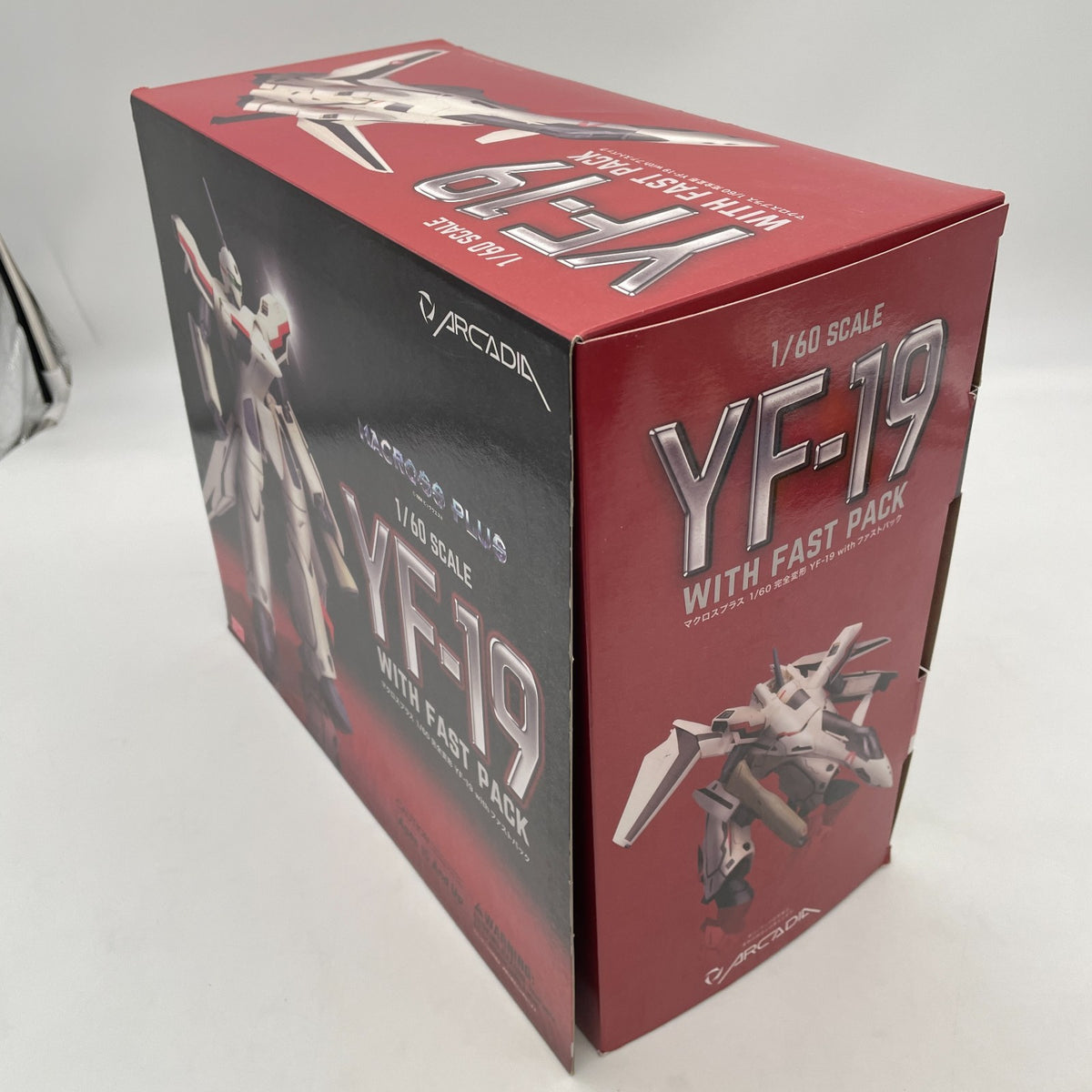 Macross Plus 1/60 Perfect deformation YF-19 with Fast Pack Action Figure Arcadia