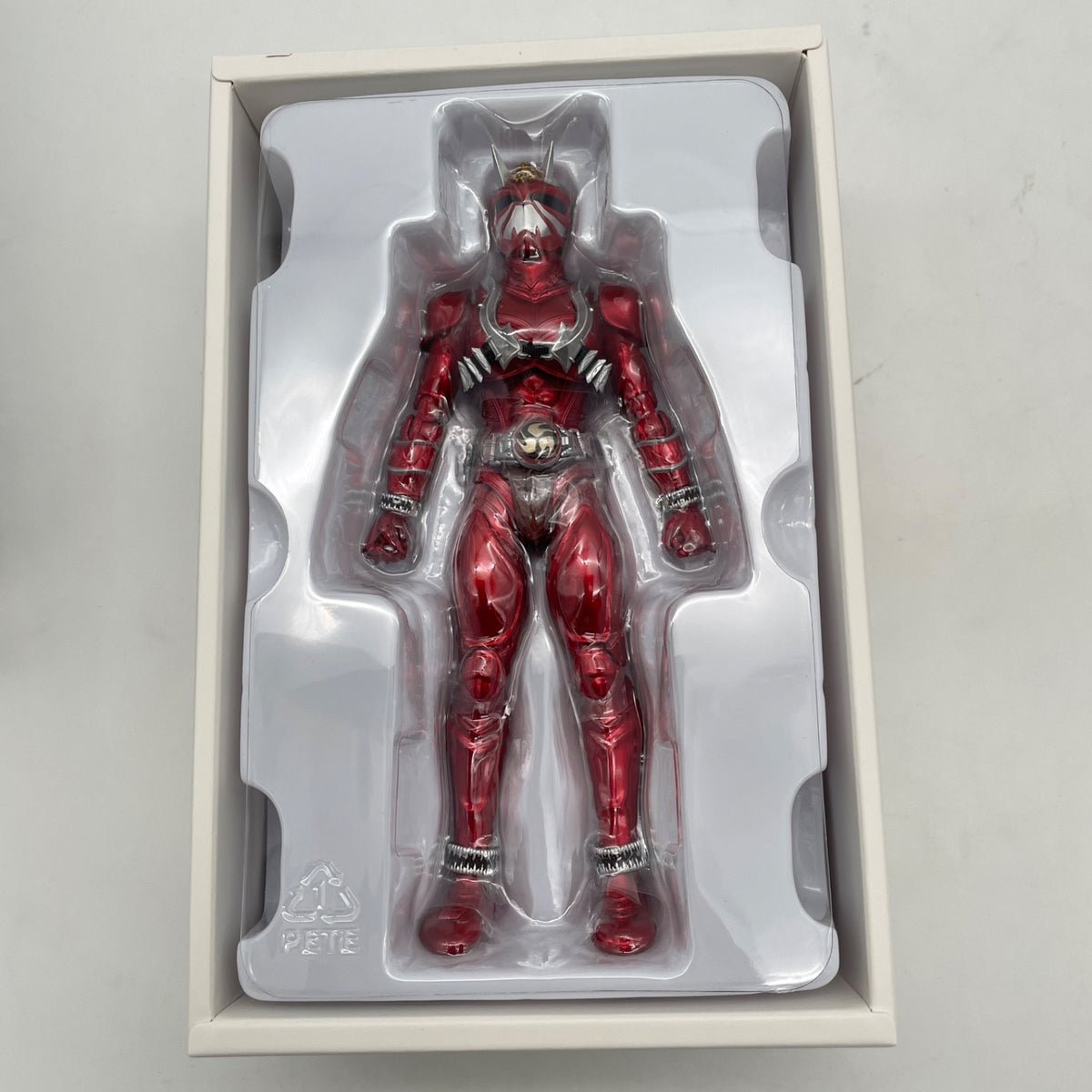 S.H. Figuarts Kamen Rider Hibiki Kurenai Action Figure Bandai Tamashii Nations