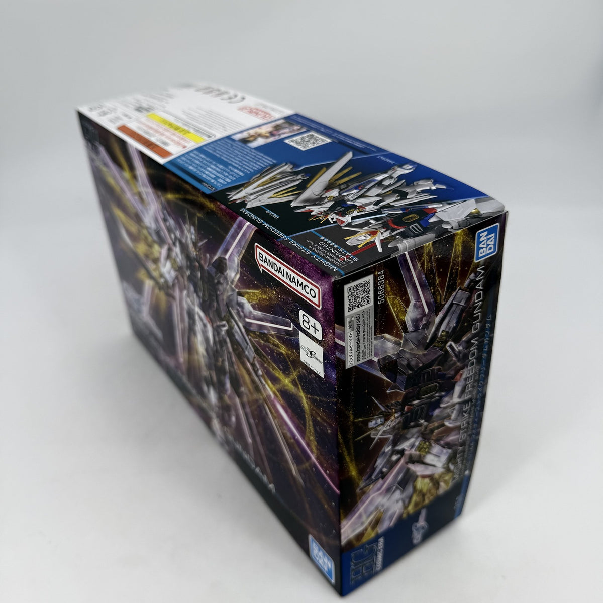 Mighty Strike Freedom Gundam 250 HG 1/144 Model Kit w/box