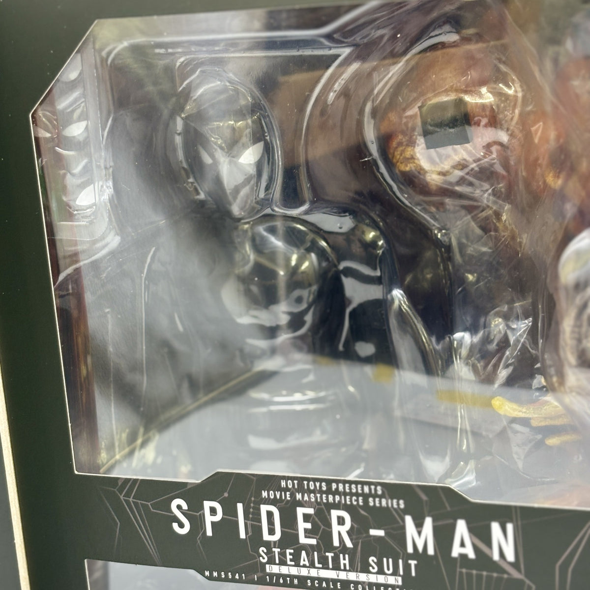 Hot toys Spider-Man Far From Home Stealth Suit Deluxe Ver. 1/6 Figure