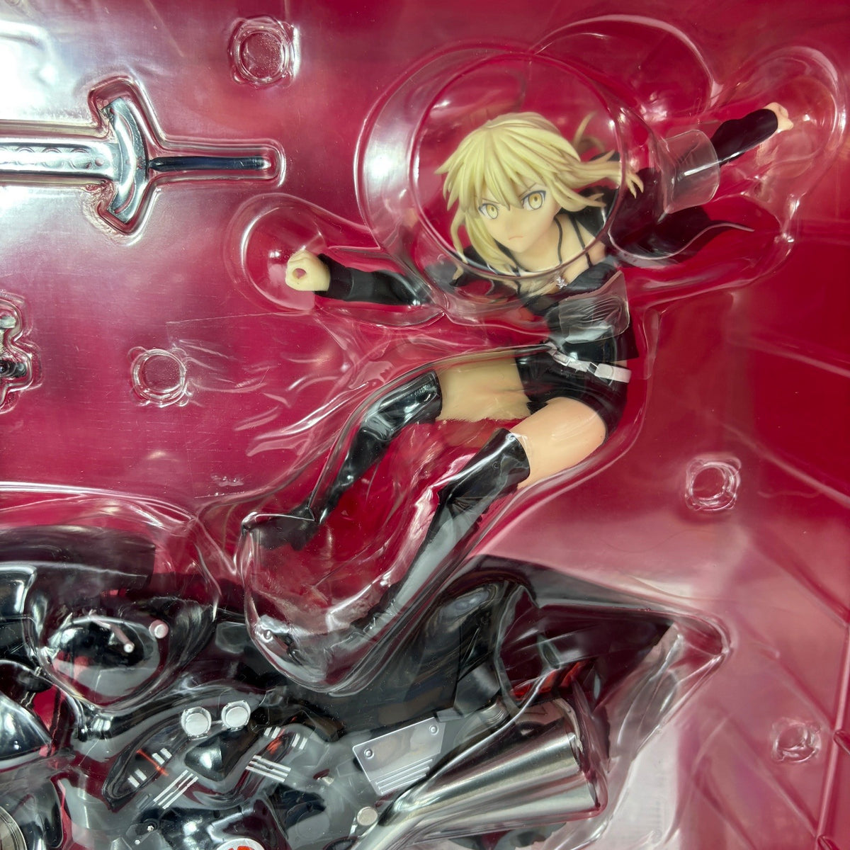 Fate/Grand Order Saber Altria Cuirassier Noir Pendragon (Alter) Figure GSC