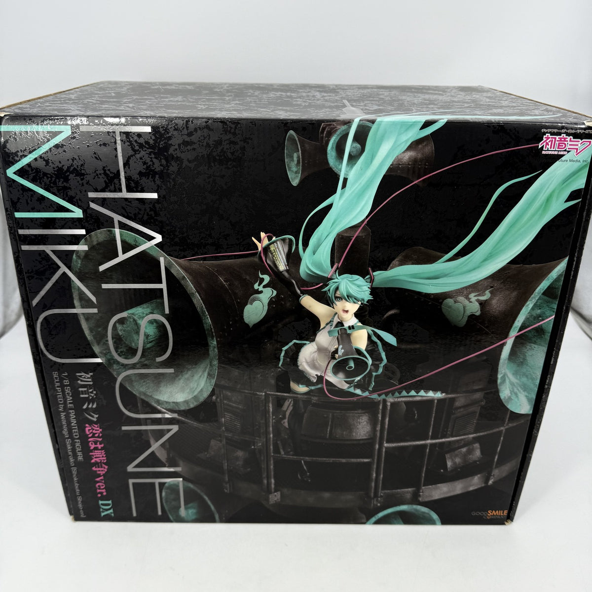 Hatsune Miku Love is War Ver. DX 1/8 Scale Figure Good Smile Company