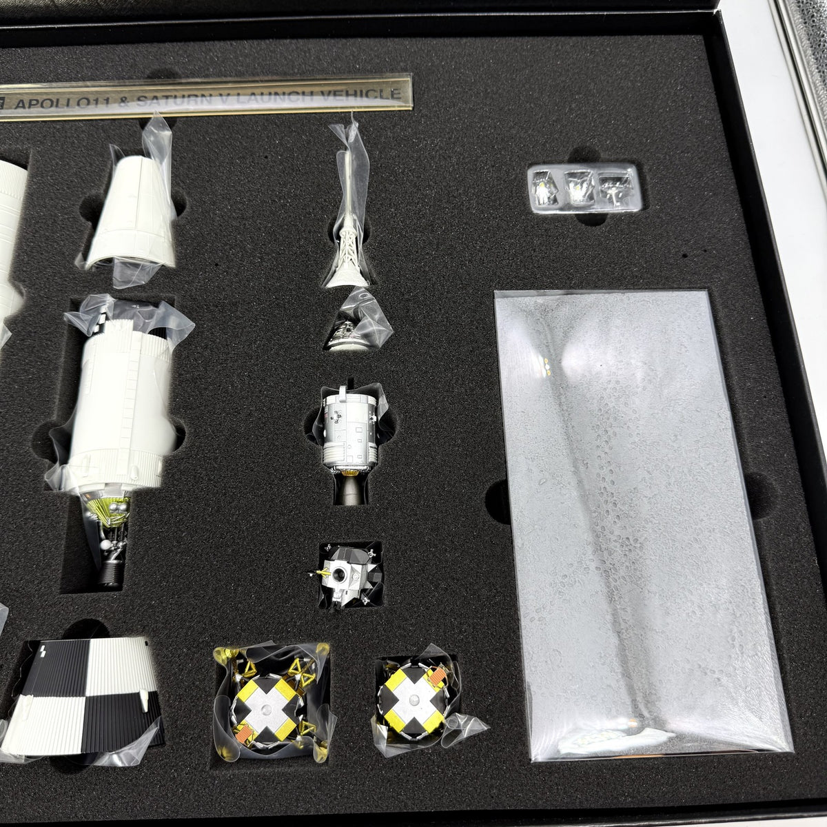Apollo 11 Saturn V Bandai Otona no Chogokin Rocket 1/144 Display Model JP
