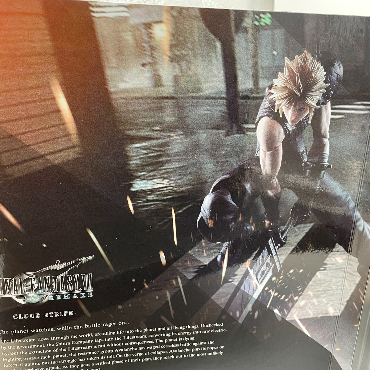 Figure PLAY ARTS Kai Cloud Strife LIMITED COLOR Ver. FINAL FANTASY VII REMAKE