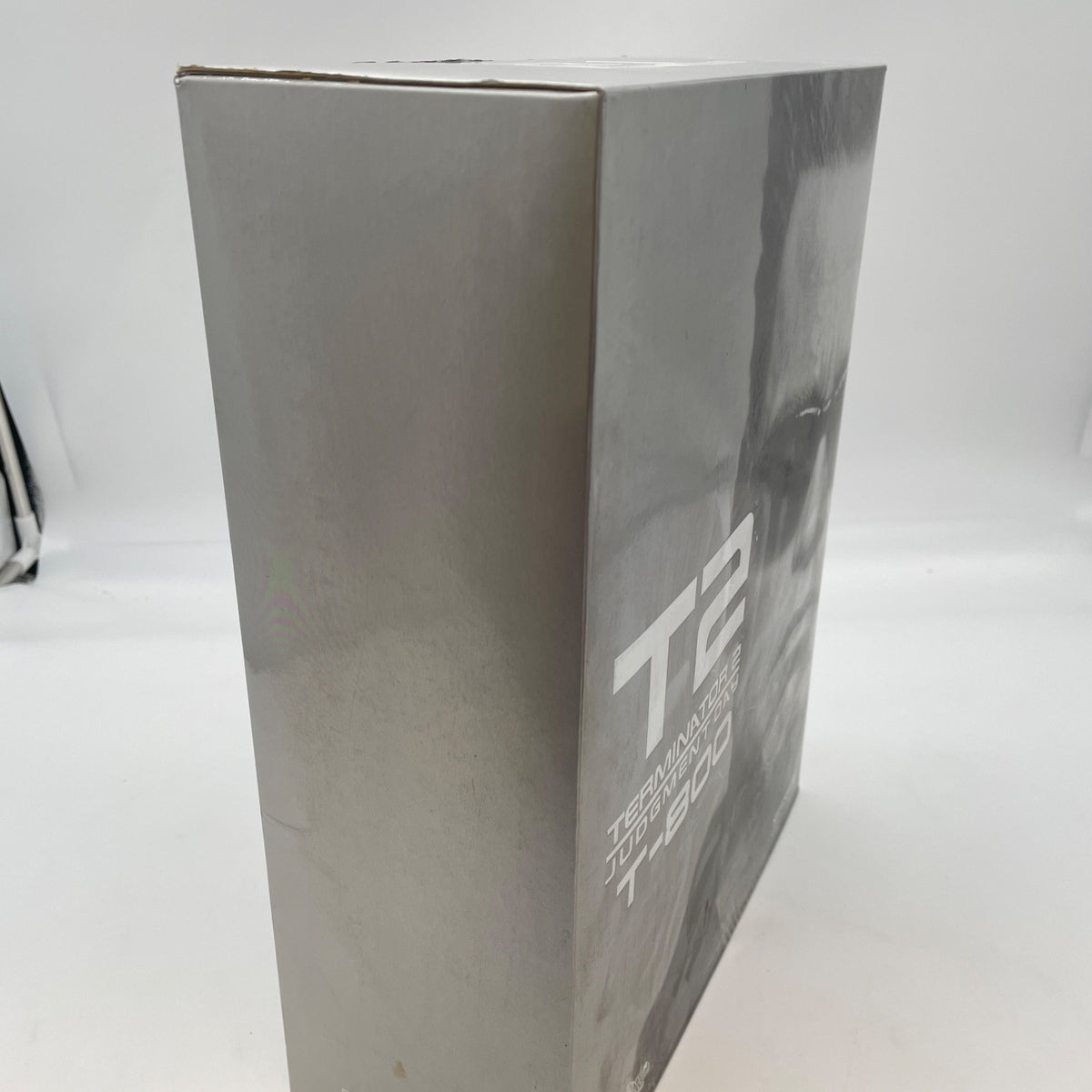 Hot Toys Terminator 2 T-800 1/6 Figure MMS117 Movie Masterpiece T2