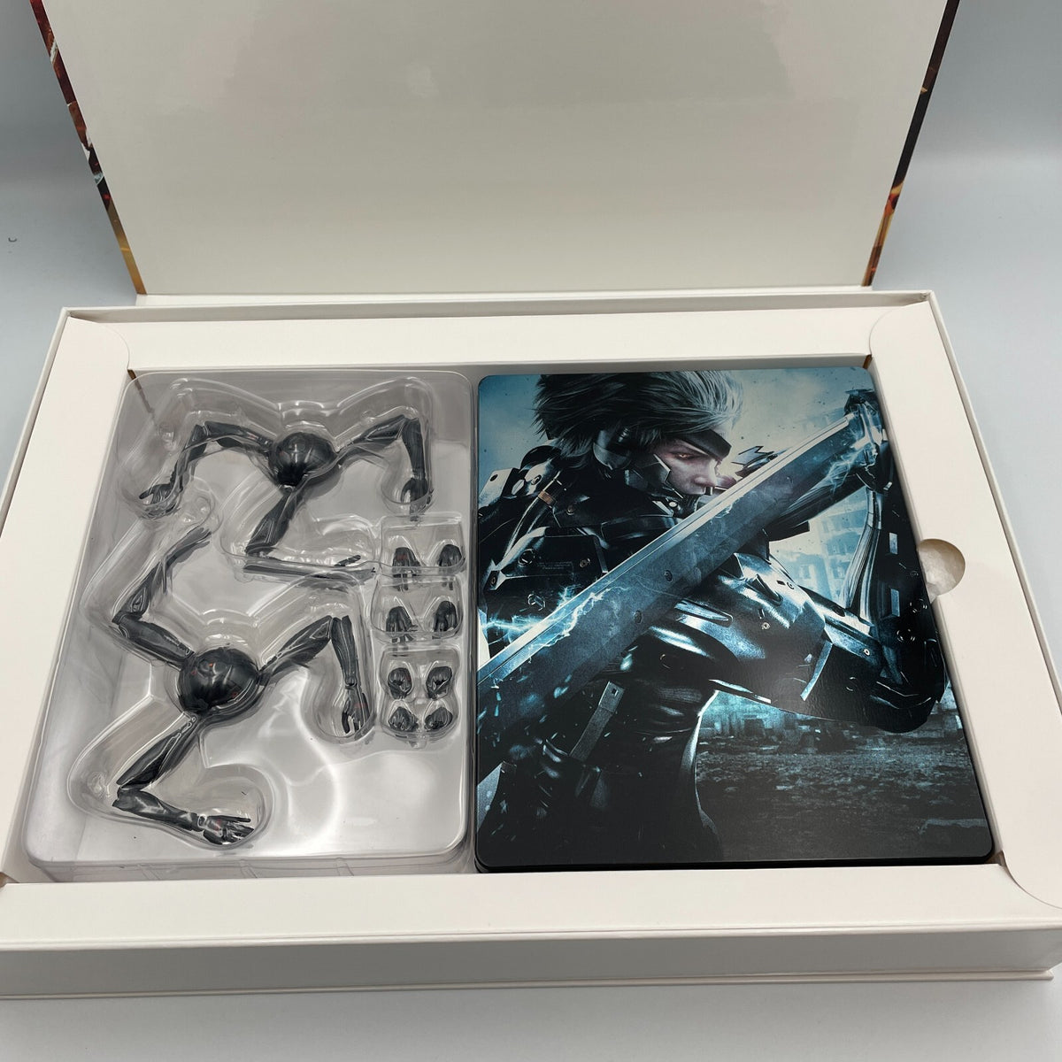 PS3 Metal Gear Rising Revengeance Premium Package Limited Edition Figure Book CD