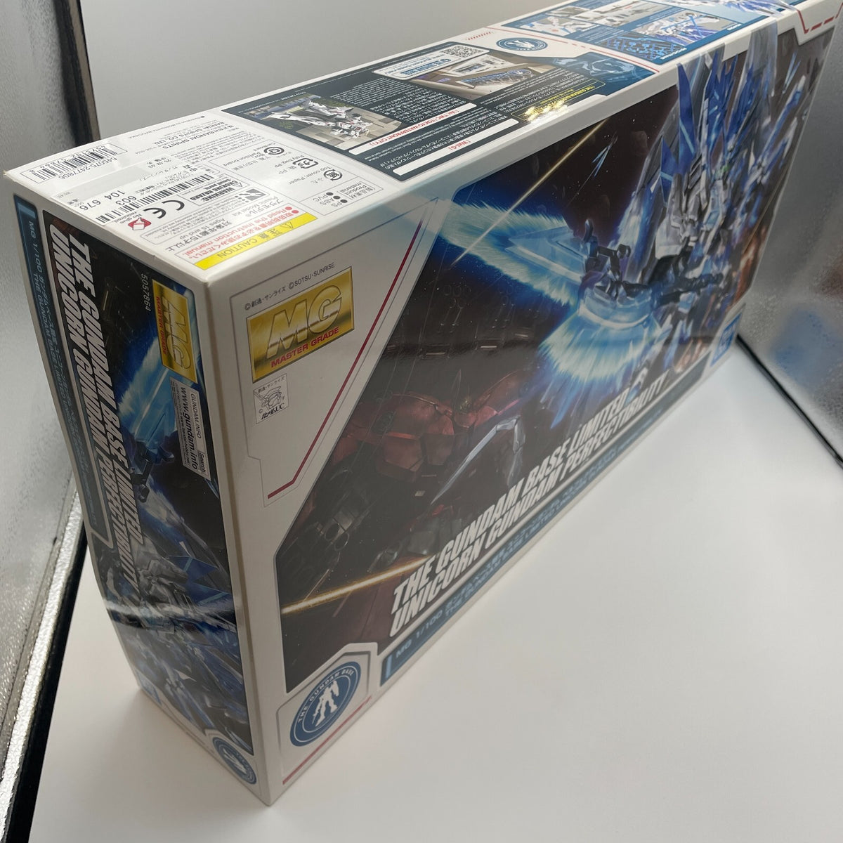 MG 1/100 Mobile Suit RX-0 Unicorn Perfectibility Gundam Base Figure Limited JP