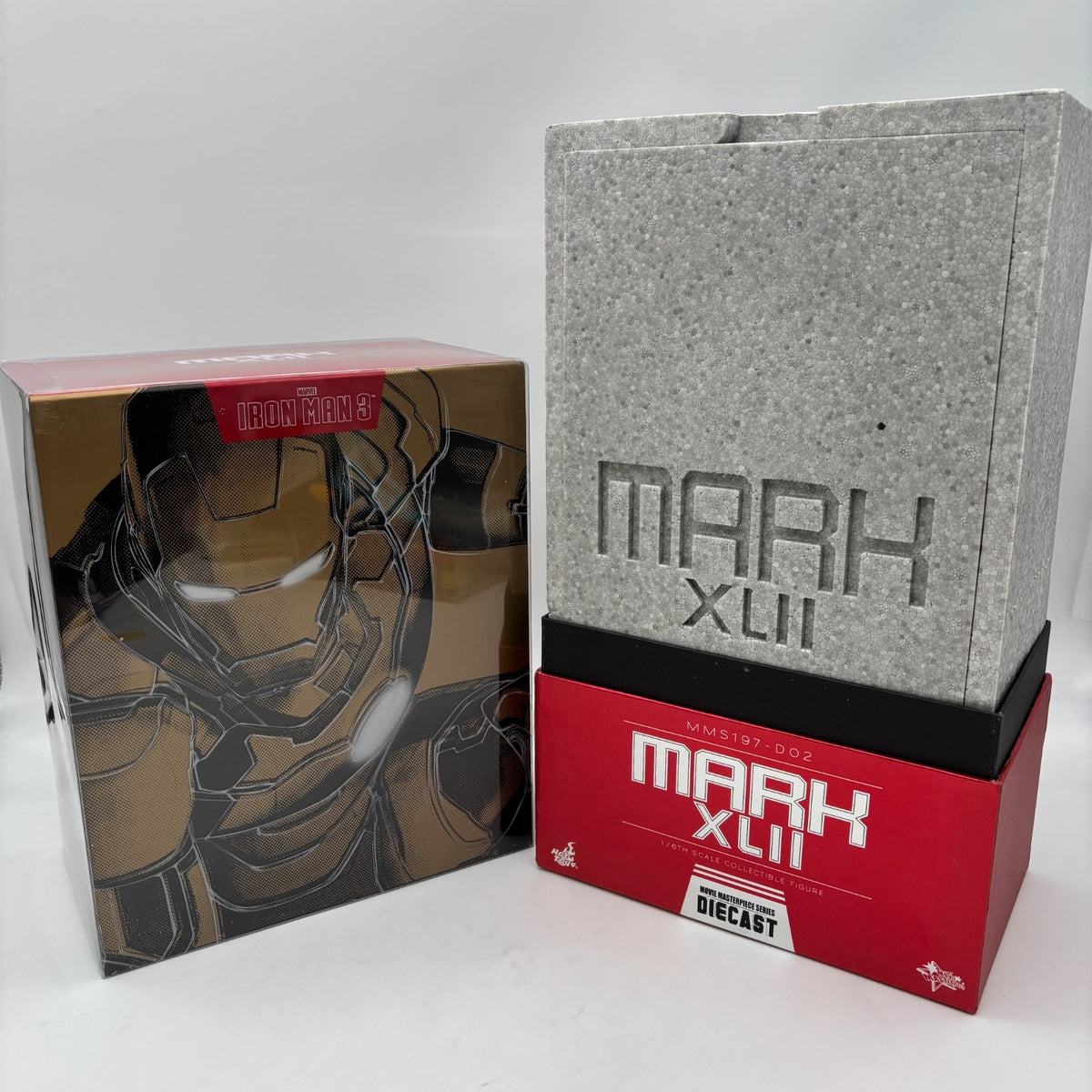 Iron Man 3 Mark 42 1/6 Figure Movie Masterpiece DIECAST HOT TOYS Japan