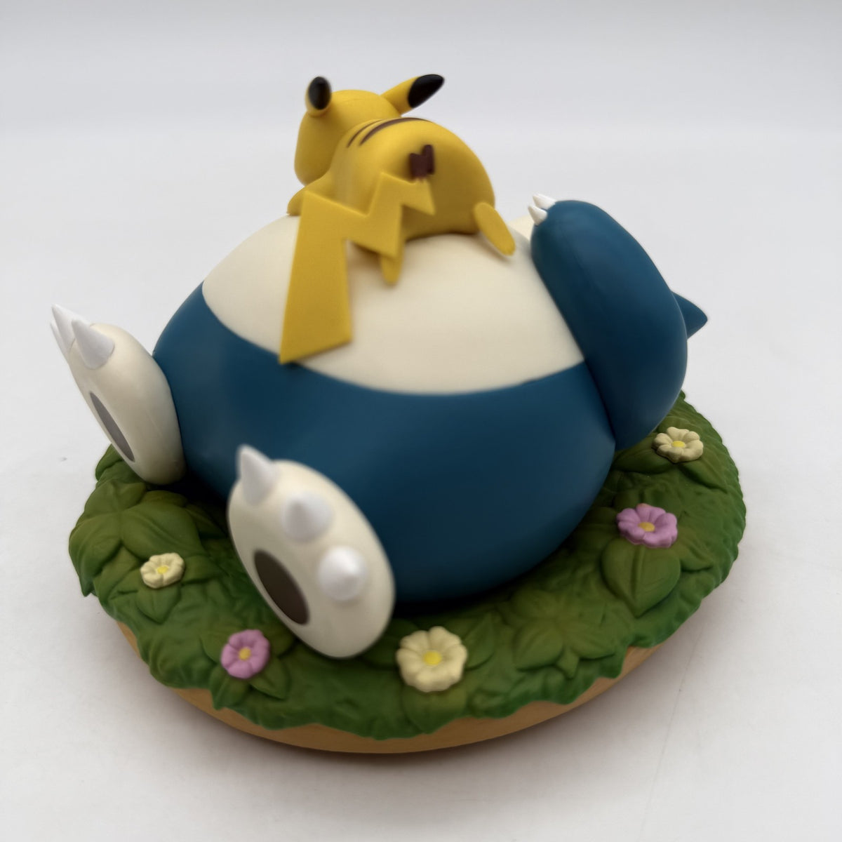 Pokemon Relaxing Time Pikachu Snorlax Figure BANDAI Banpresto w/Box