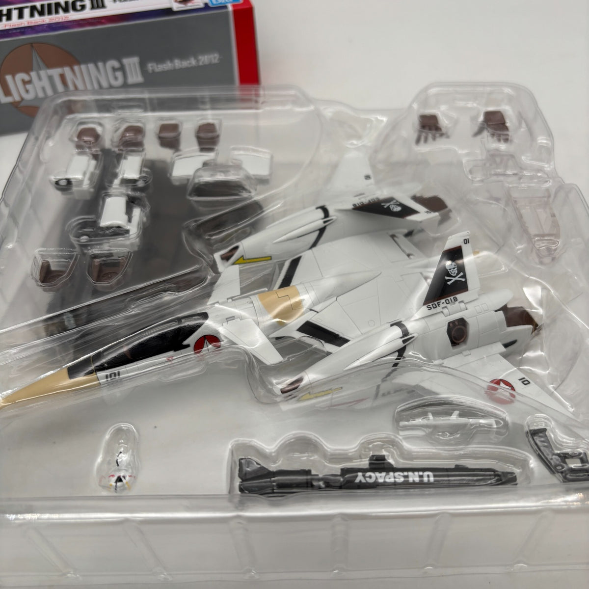 HI-METAL R VF-4 Lightning III Flash Back 2012 Macross Flash Back 2012 BANDAI