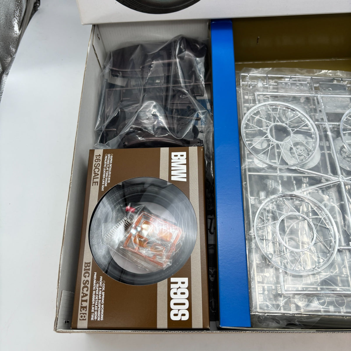 Tamiya Bike BMW R90S 1/6 scale Motorcycle Series Plastic Model Kit