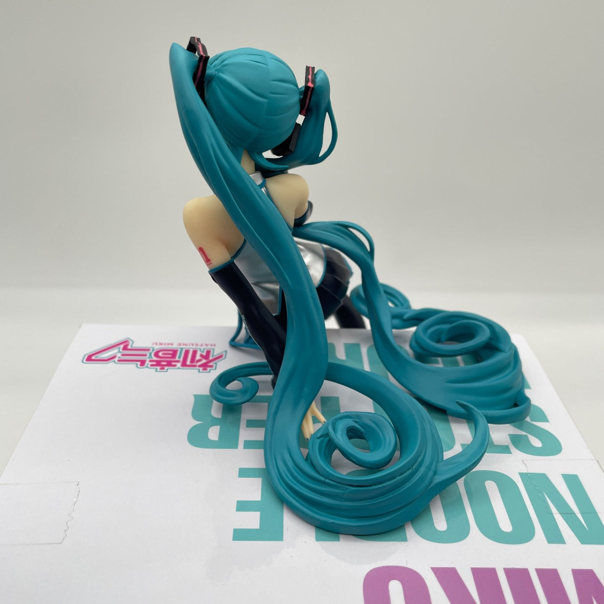 FuRyu Hatsune Miku Noodle Stopper Pearl Color ver. Figure VOCALOID