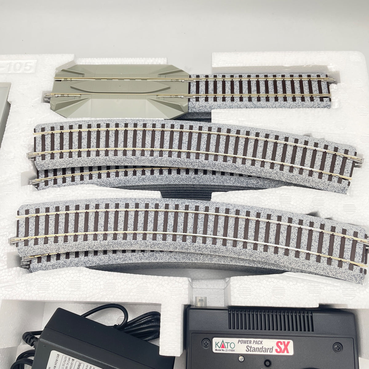 KATO HO Gauge HM1 Unitrack R670 Endless Track Basic Oval Set with Power Pack