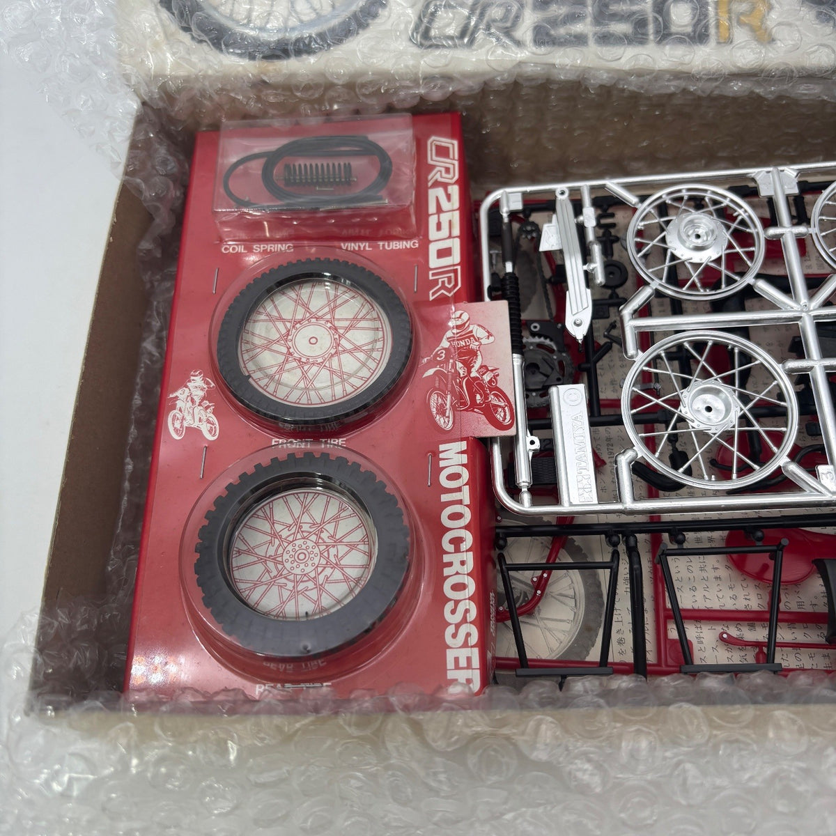 TAMIYA 1/12 Honda CR250R Motocrosser Motorcycle Series No.11 Display Model Kit