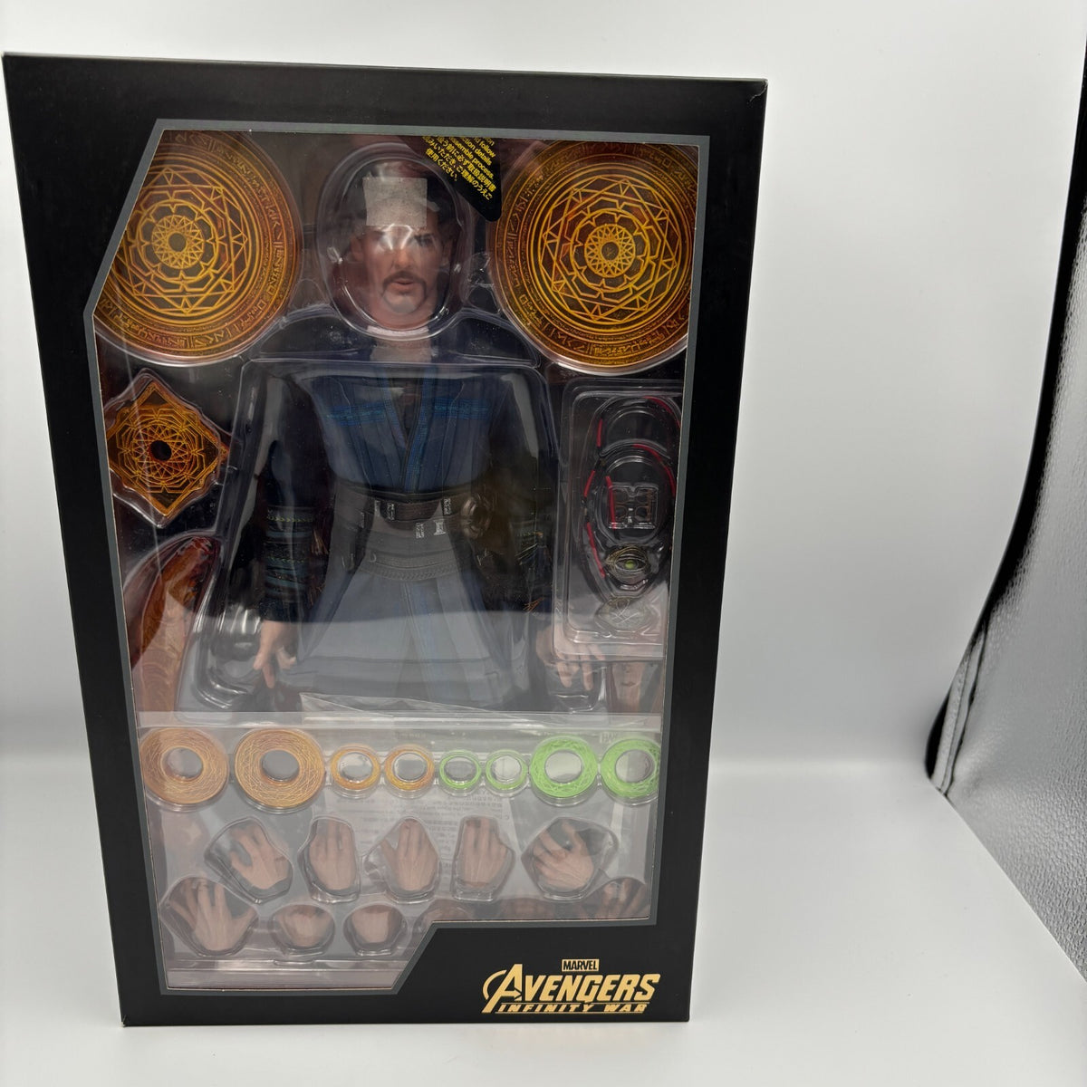 Hot Toys Avengers Infinity War Doctor Strange Figure Movie Masterpiece MMS484