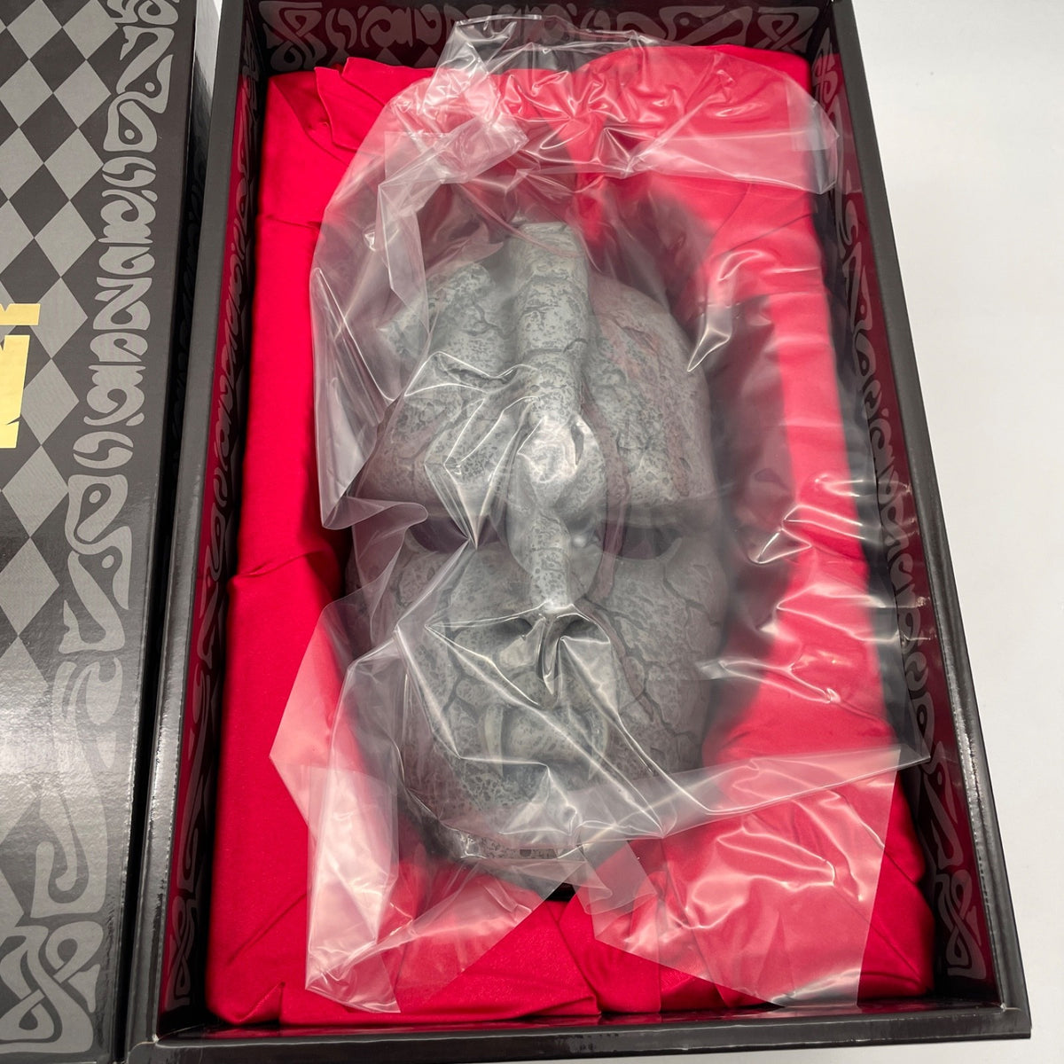 Super Figure Art Collection JoJo's Bizarre Adventure 1/1 Statue Stone Mask Japan