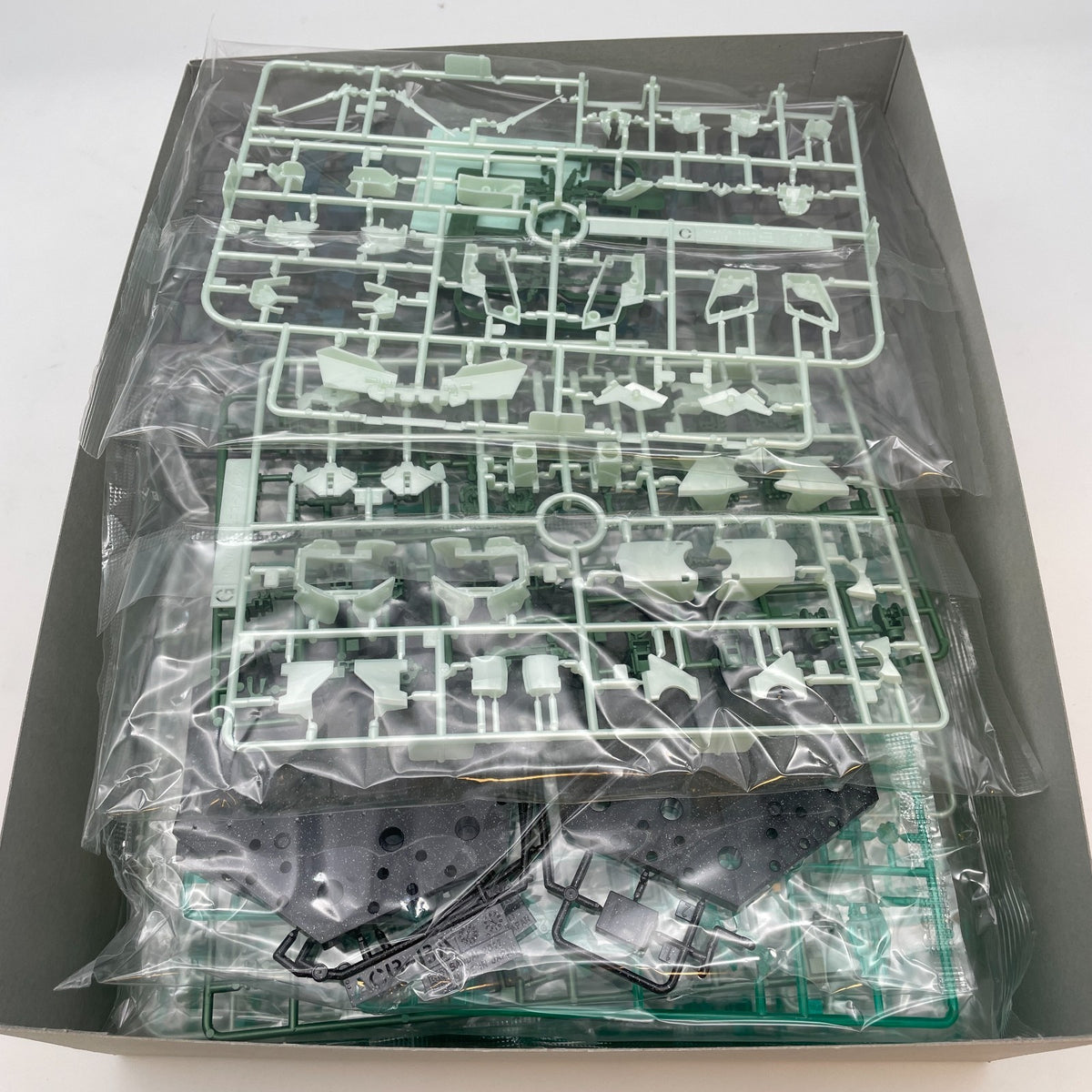 BANDAI MG 1/100 UNICORN GUNDAM Luminous Crystal Body Base Limited Model Kit