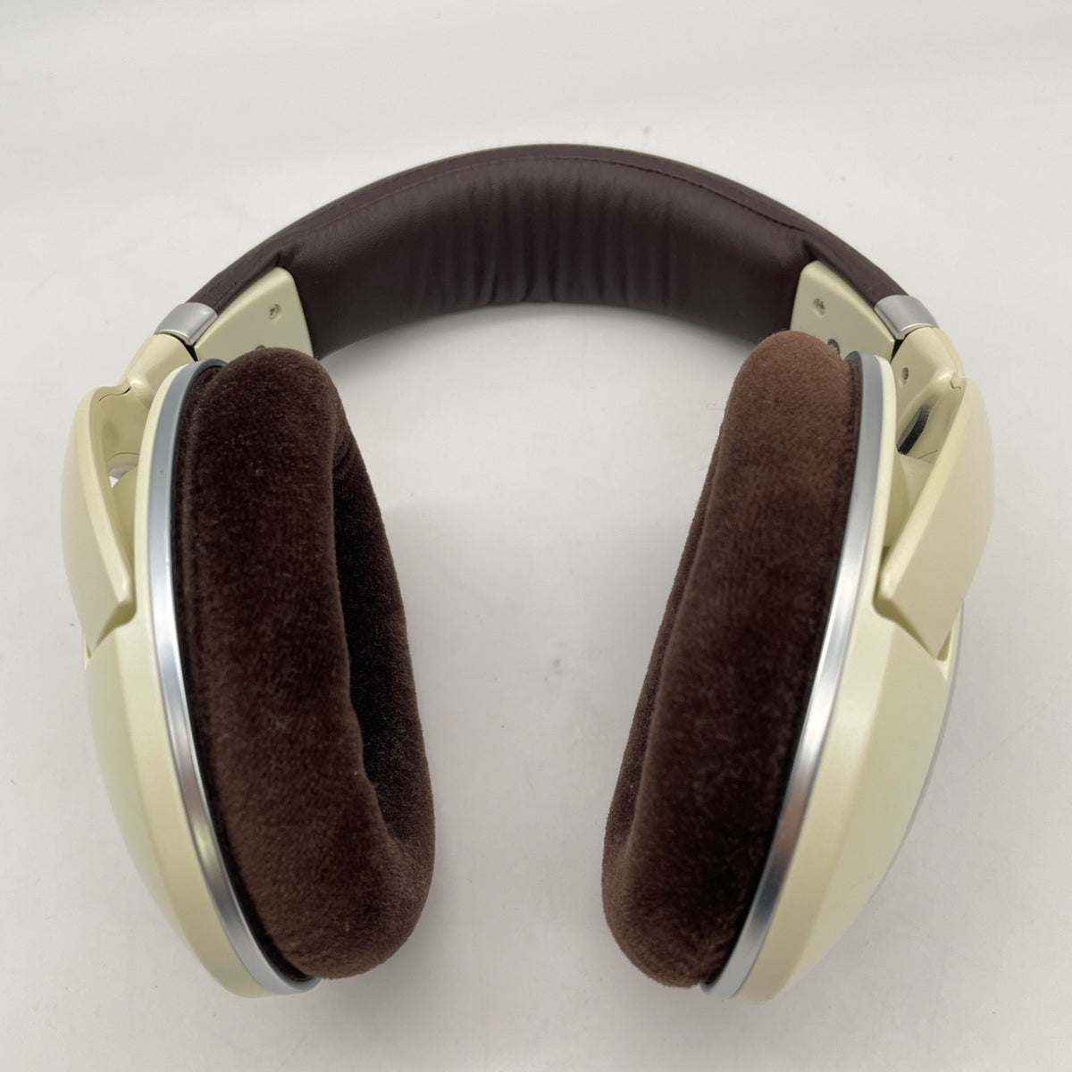 SENNHEISER HD-599 Premium Headband Headphone ivory