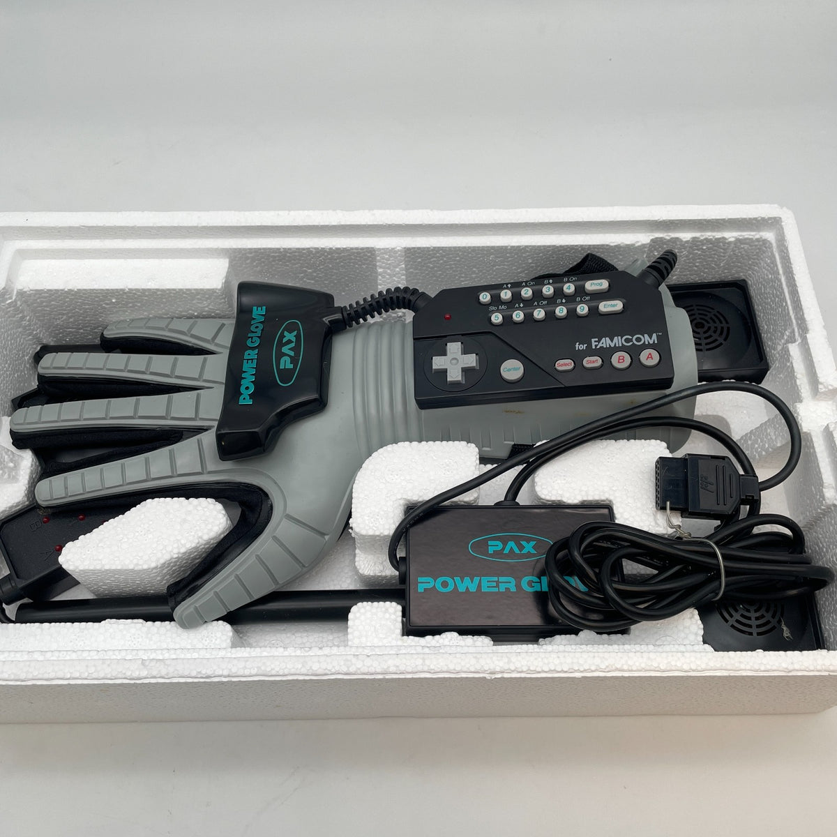 Nintendo Pax Power Glove Famicom Controller NES Family Computer Video Game