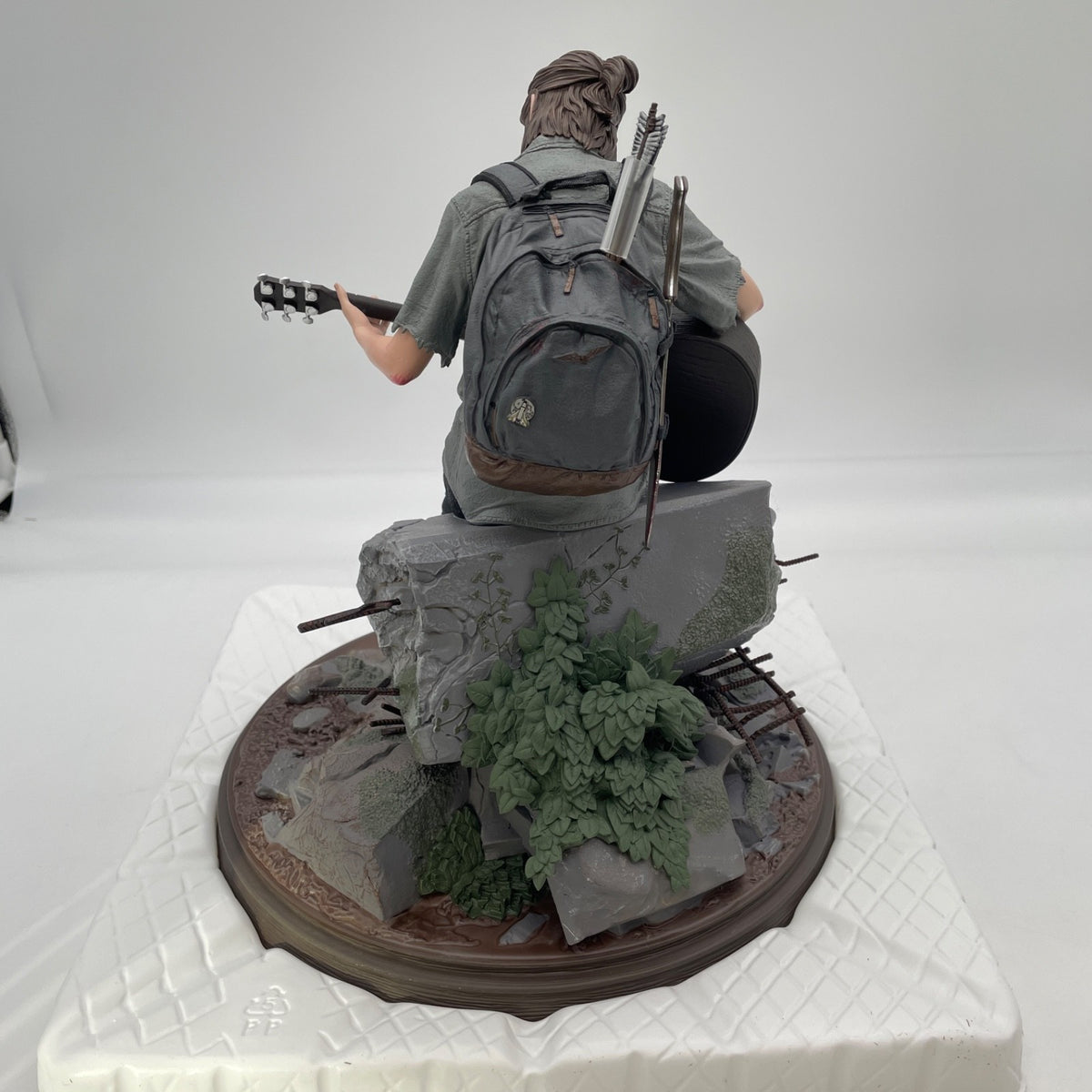 The Last Of Us Part II 2 Official Collectors Edition Ellie Statue Figure Japan