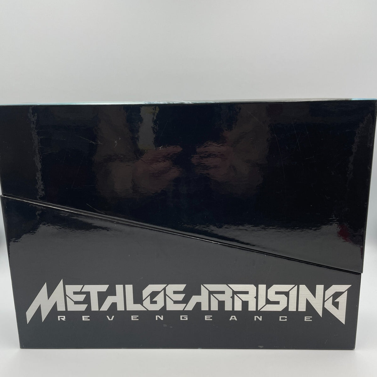 PS3 Metal Gear Rising Revengeance Premium Package Limited Edition Figure Book CD