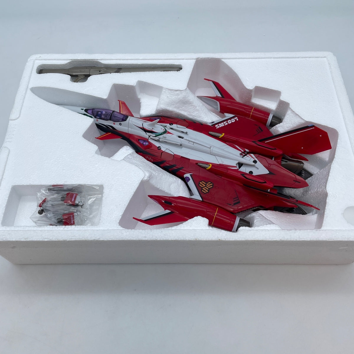DX Chogokin Macross YF-29 Durandal Valkyrie Saotome Alto Figure BANDAI