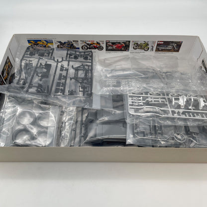 TAMIYA DBS 1/24 Aston Martin Plastic Model Unassembled Sports Car