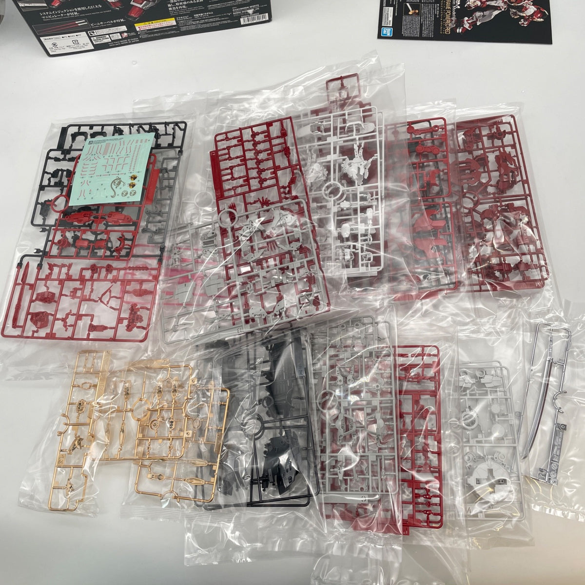 HiRM Hi-Resolution Model Gundam Astray Red Frame Powered Red 1/100 model kit