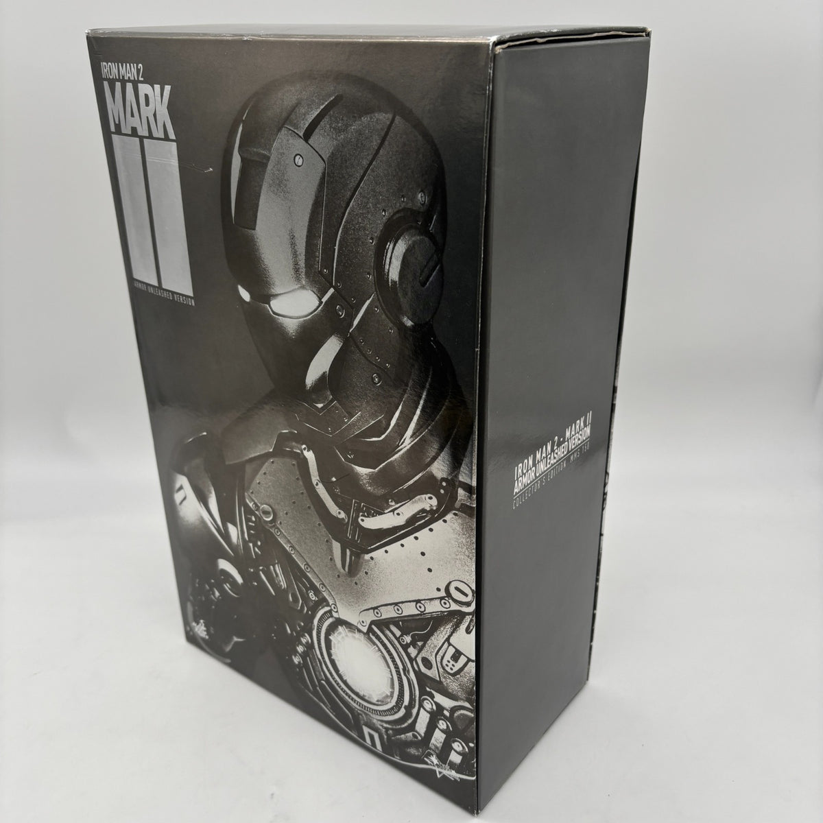 Iron Man 2 Mark II Armor Unleashed Ver. 1/6 Figure MMS150 Hot Toys