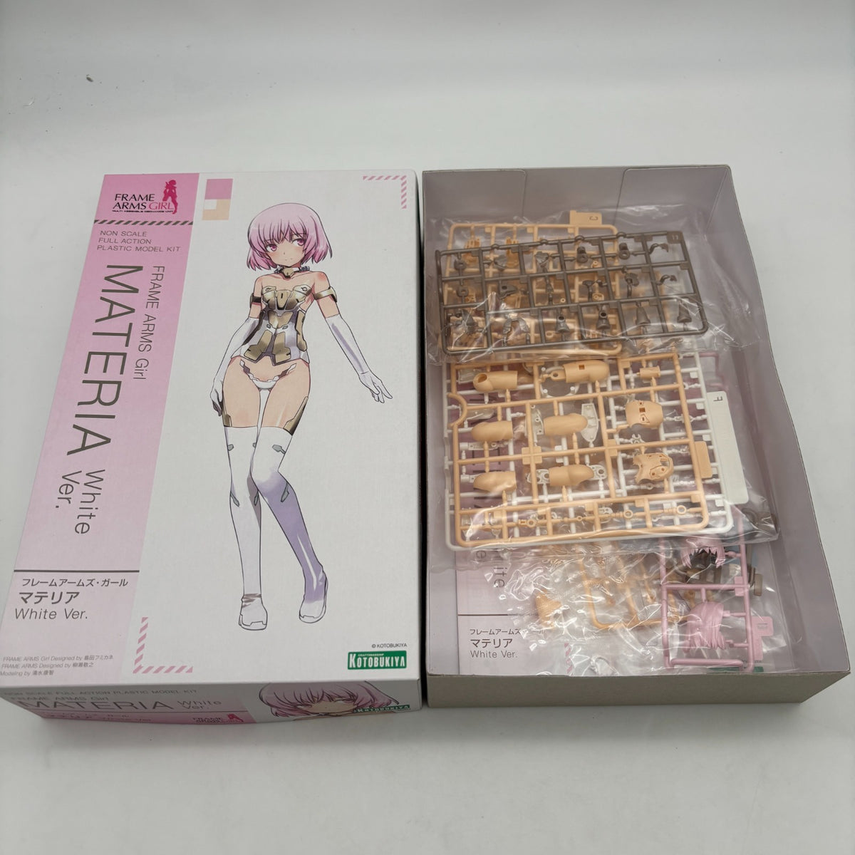 KOTOBUKIYA Frame Arms Girl Materia White Ver. Model Kit