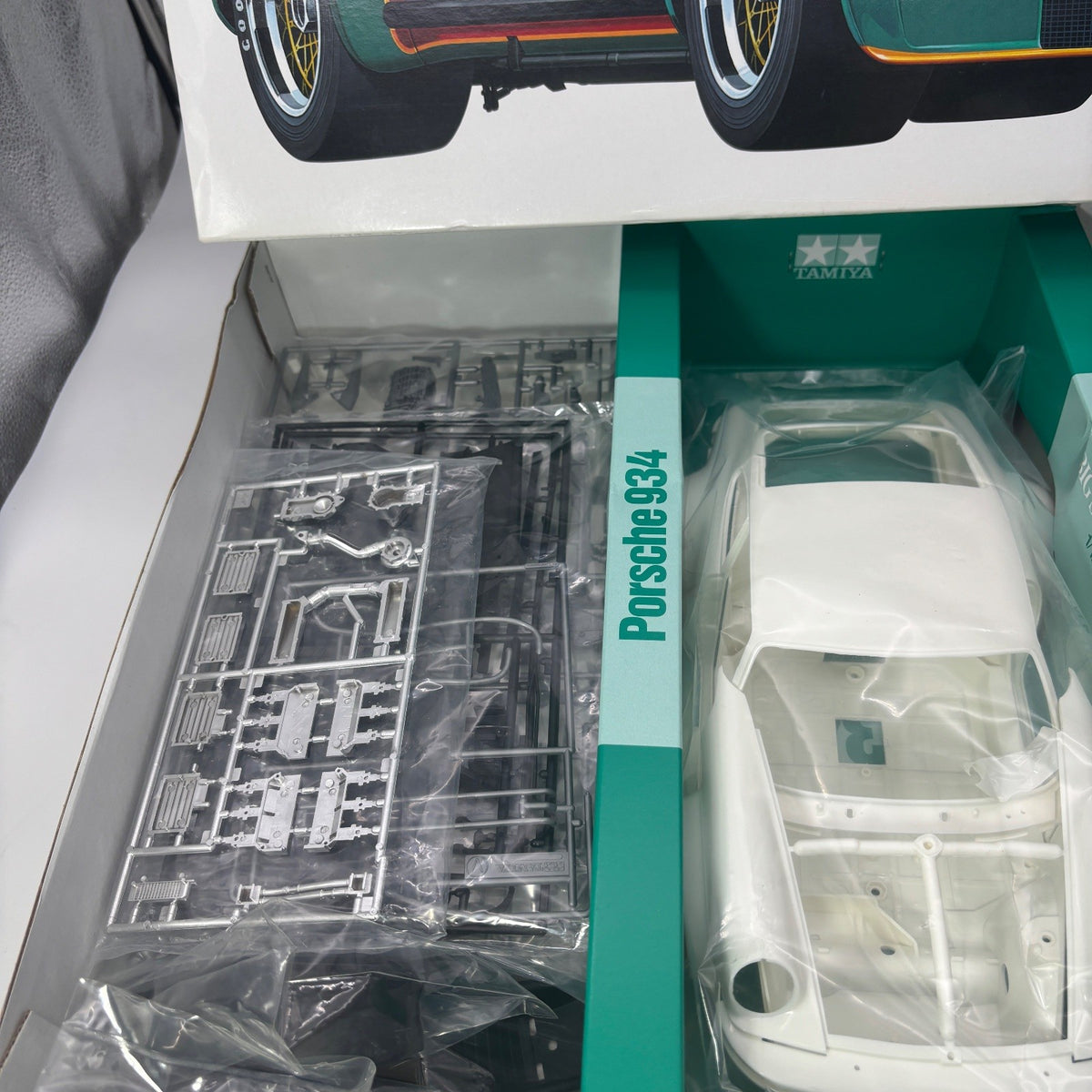 Tamiya 1/12 Porsche 934 Vaillant Big Scale Series No.56 Model Kit Unassembled