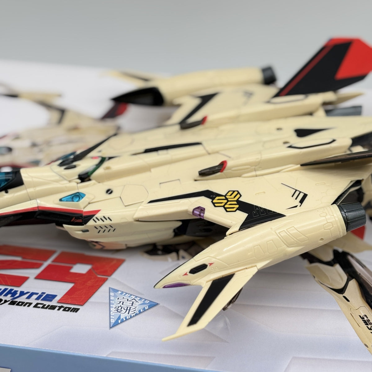 DX Chogokin Macross YF-29 Durandal Valkyrie Isamu machine Figure BANDAI