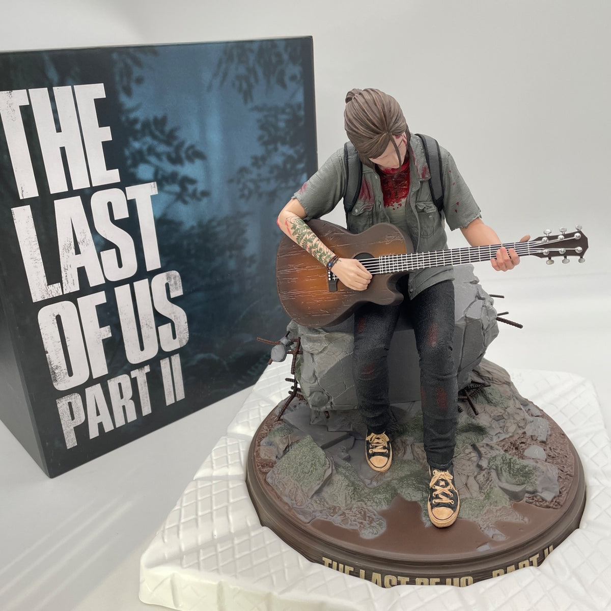 The Last Of Us Part II 2 Official Collectors Edition Ellie Statue Figure Japan