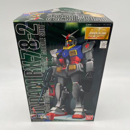 BANDAI MG 1/100 RX-78-2 GUNDAM Plastic Model Kit Mobile Suit Gundam from JAPAN