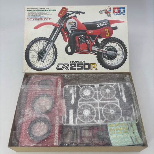 TAMIYA 1/12 Honda CR250R Motocrosser Motorcycle Series No.11 Display Model Kit