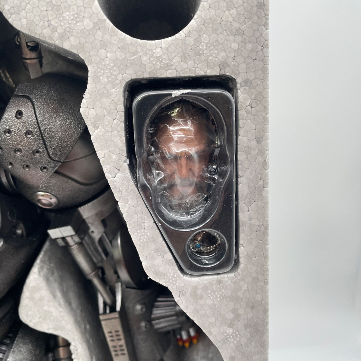 Hot Toys Marvel Iron Man IRON MONGER 1/6 Action Figure Movie Masterpiece MMS164