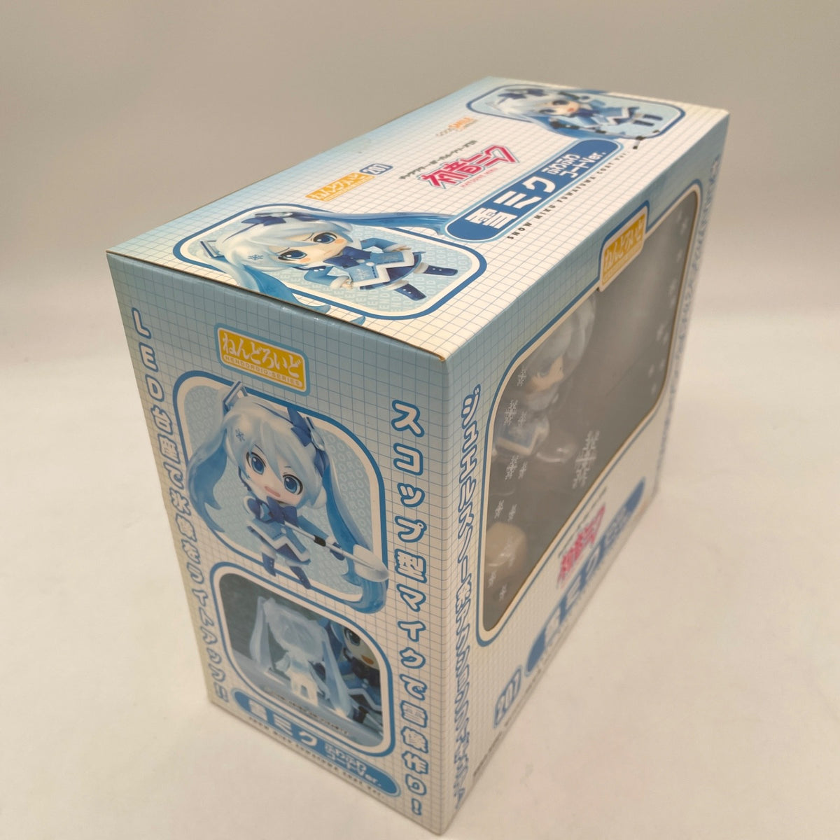 Hatsune Miku Snow Miku Fluffy Coat Ver. Good Smile Company Nendoroid JAPAN