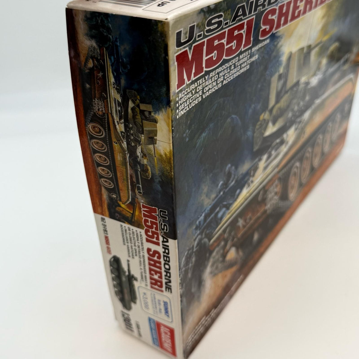 U.S.AIRBORNE TANK M551 Sheridan Model Kit JAPAN