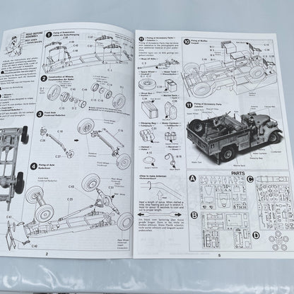TAMIYA 1/35 plastic model British LRDG command car North African front & 7 dolls