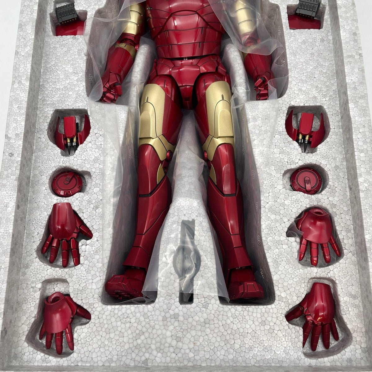 Hot Toys Iron Man Mark 3 DIECAST 1/6 Action Figure Movie Masterpiece