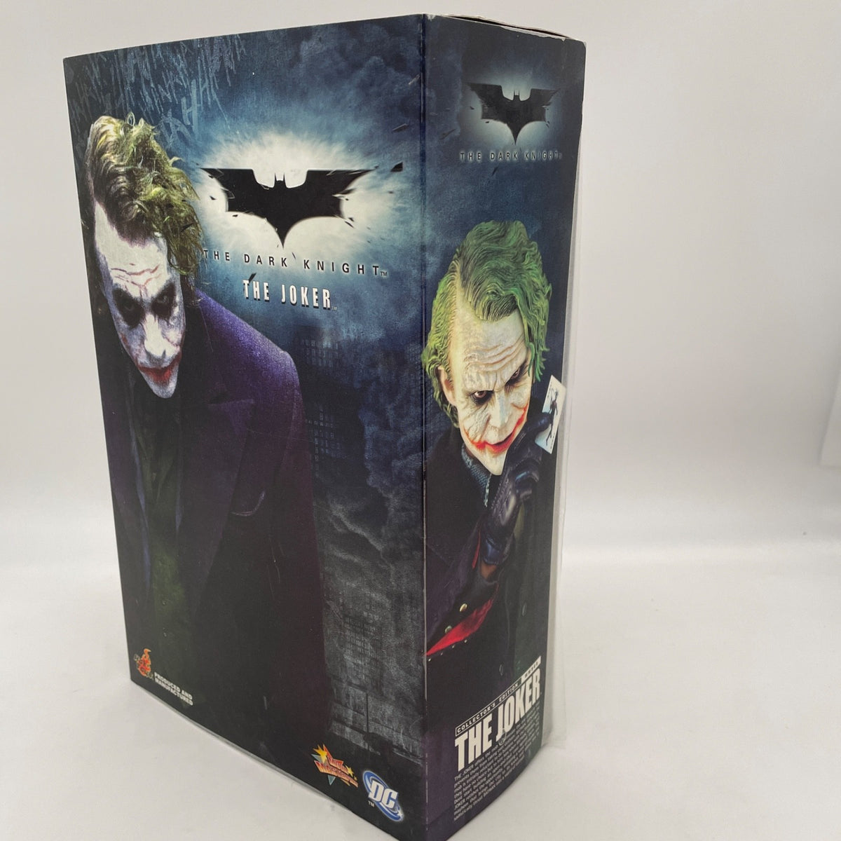 Hot Toys Movie Masterpiece The Dark Knight The Joker 1/6 MMS68 Action Figure