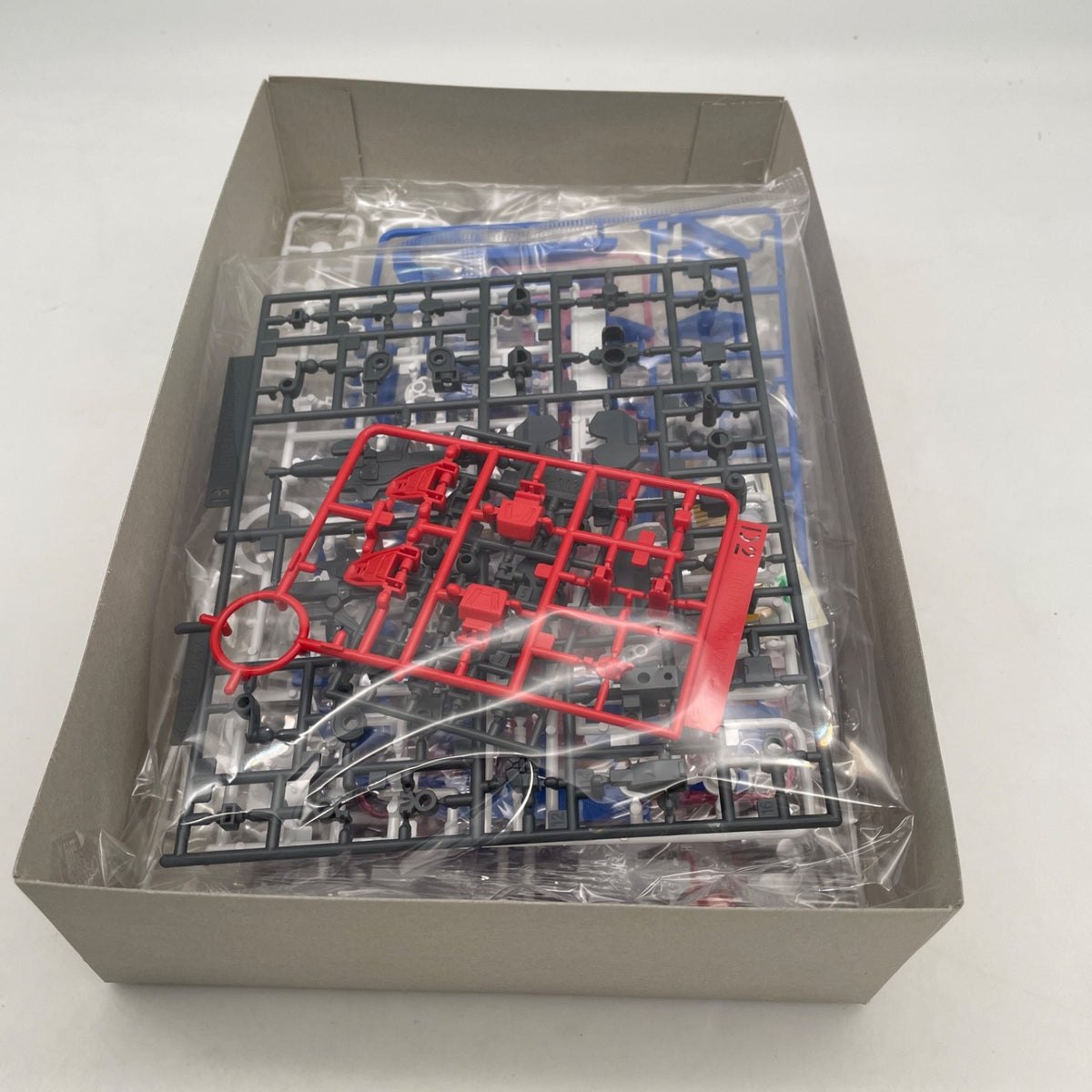 BANDAI HGUC 1/144 LM314V21 V2 GUNDAM Plastic Model Kit Mobile Suit V Gundam