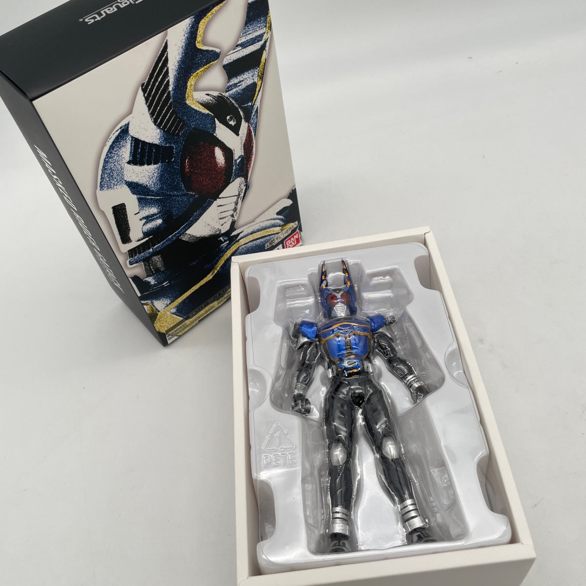 S.H.Figuarts Shinkocchou Seihou Kamen Rider Gatack Rider Form BANDAI