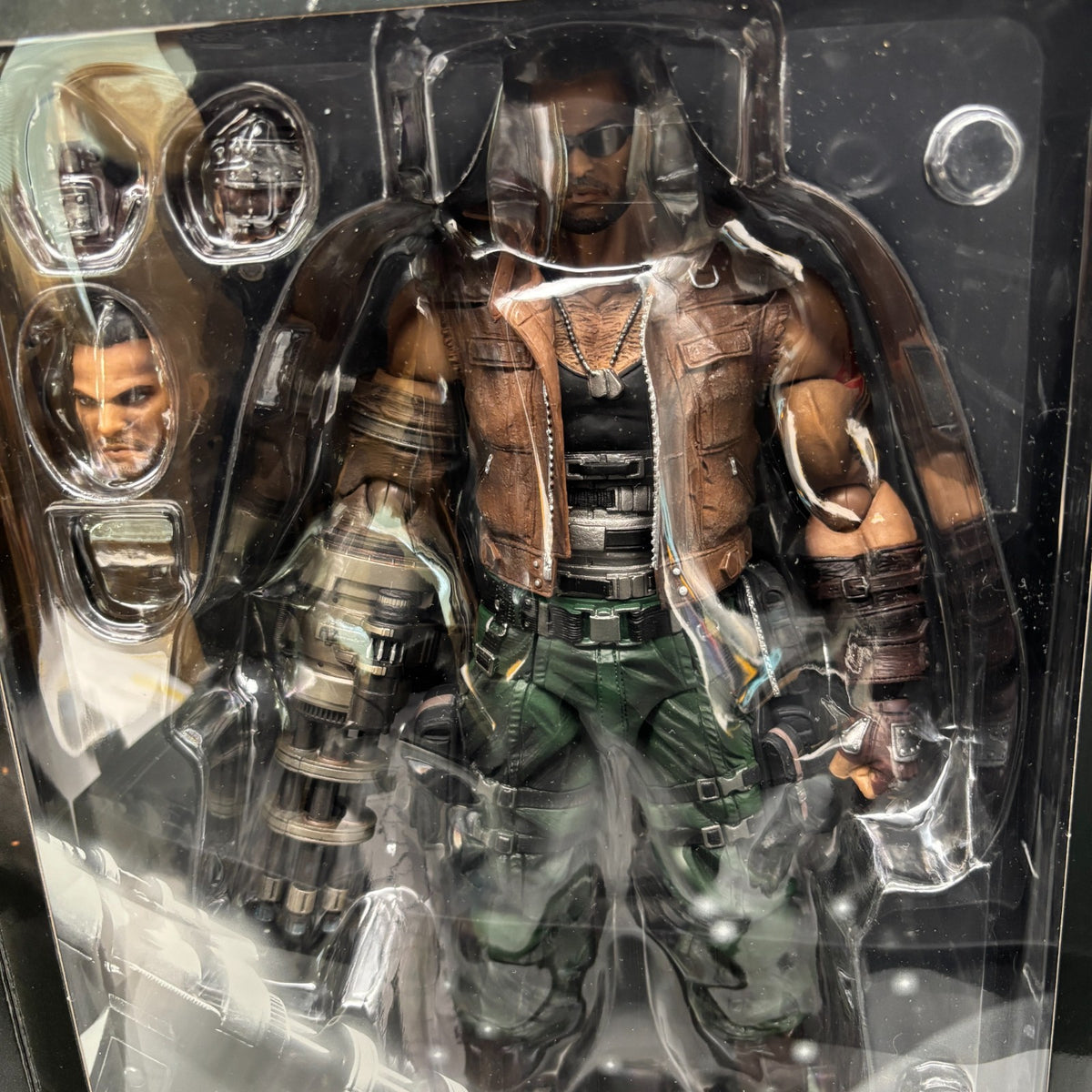 Figure PLAY ARTS Kai Barret Wallace Version 2 FINAL FANTASY VII Remake Japan