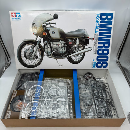 Tamiya Bike BMW R90S 1/6 scale Motorcycle Series Plastic Model Kit