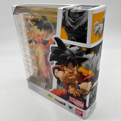 S.H.Figuarts Dragon Ball Son Goku A Saiyan Raised on Earth BANDAI