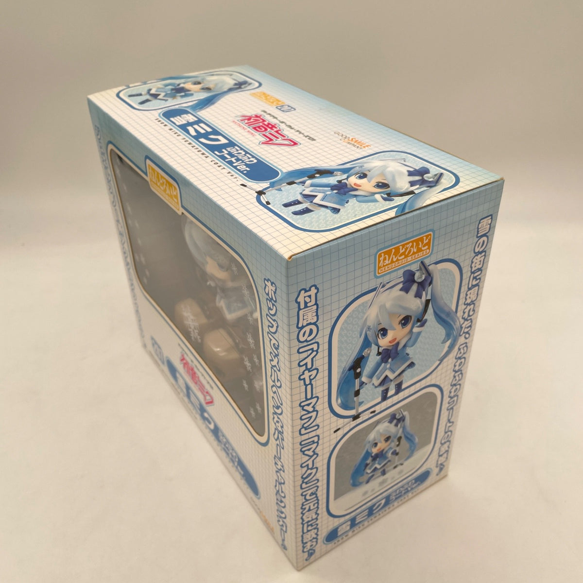 Hatsune Miku Snow Miku Fluffy Coat Ver. Good Smile Company Nendoroid JAPAN