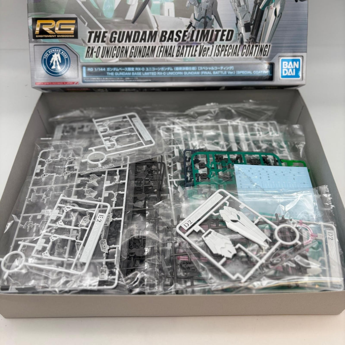 RG 1/144 RX-0 Unicorn Gundam Final Battle Ver. Special Coating Model Kit BANDAI